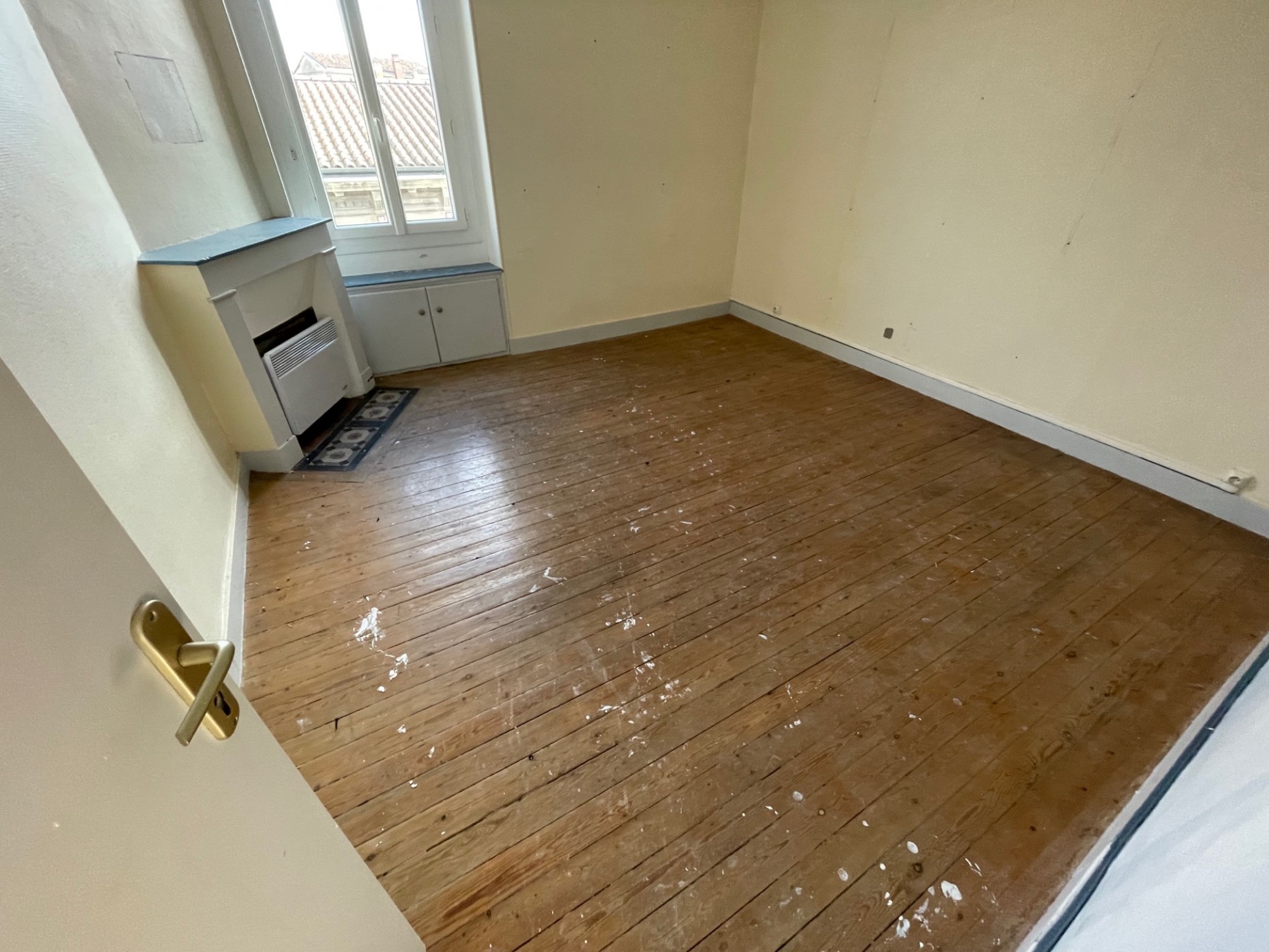 Rénovation d’un vieux parquet en sapin à Bordeaux 