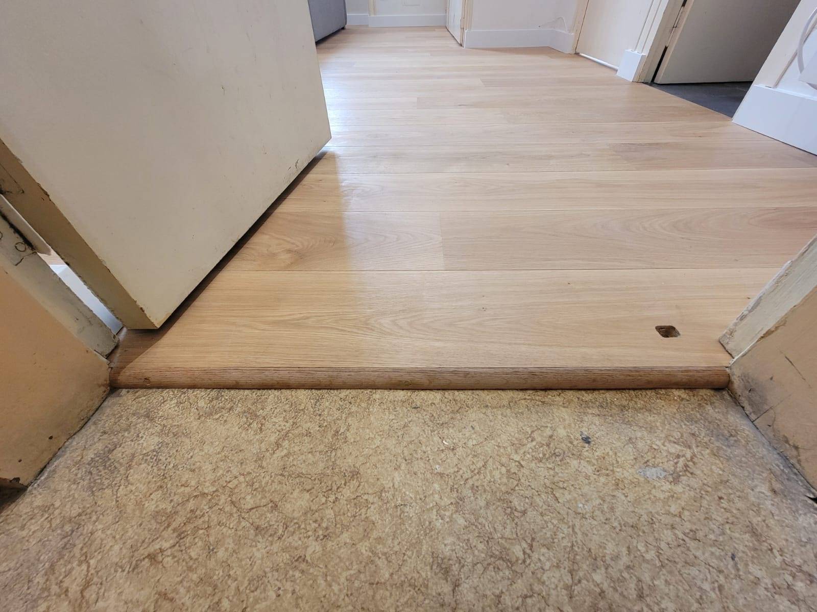 Parquet en chêne contrecollé posé à Bordeaux – Une finition impeccable pour votre intérieur avec RM Parquet Bordeaux.