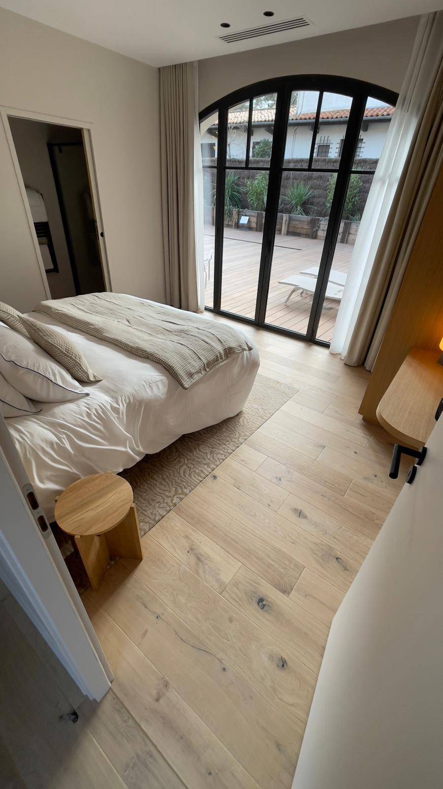 Un escalier habillé de parquet chêne massif à Bordeaux