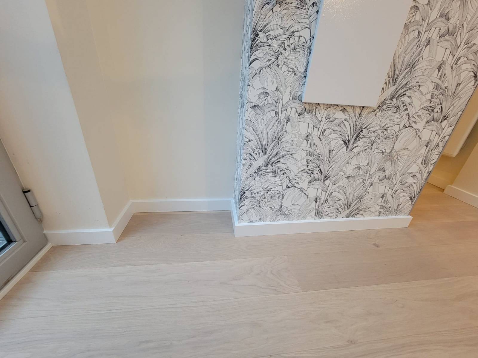 Parquet ABC huilé blanc posé dans un appartement à Bordeaux : un sol moderne et facile à entretenir