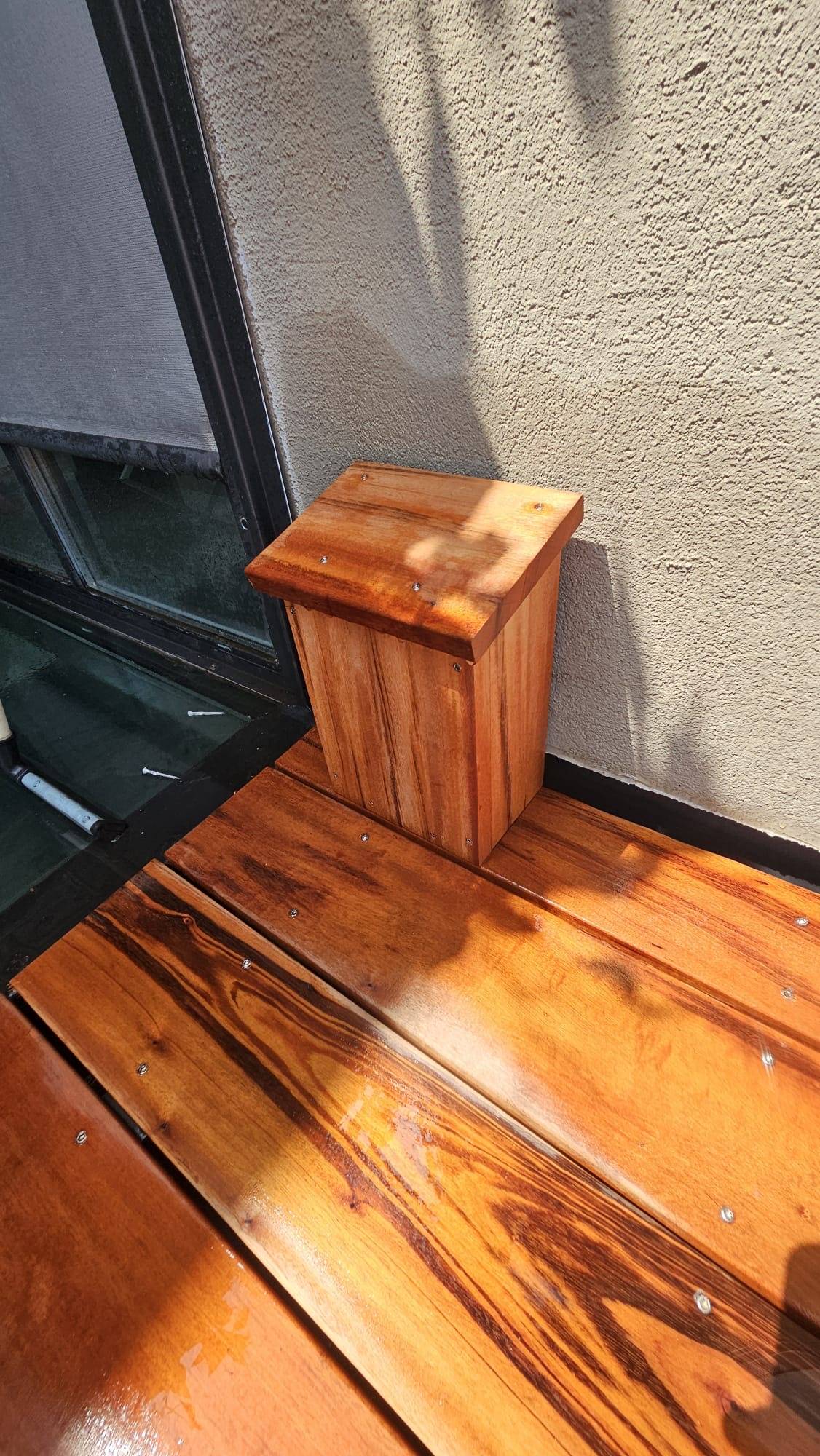 Exemple de terrasse bois sur mesure à Bordeaux, conçue avec du muiracatiara par RM Parquet.