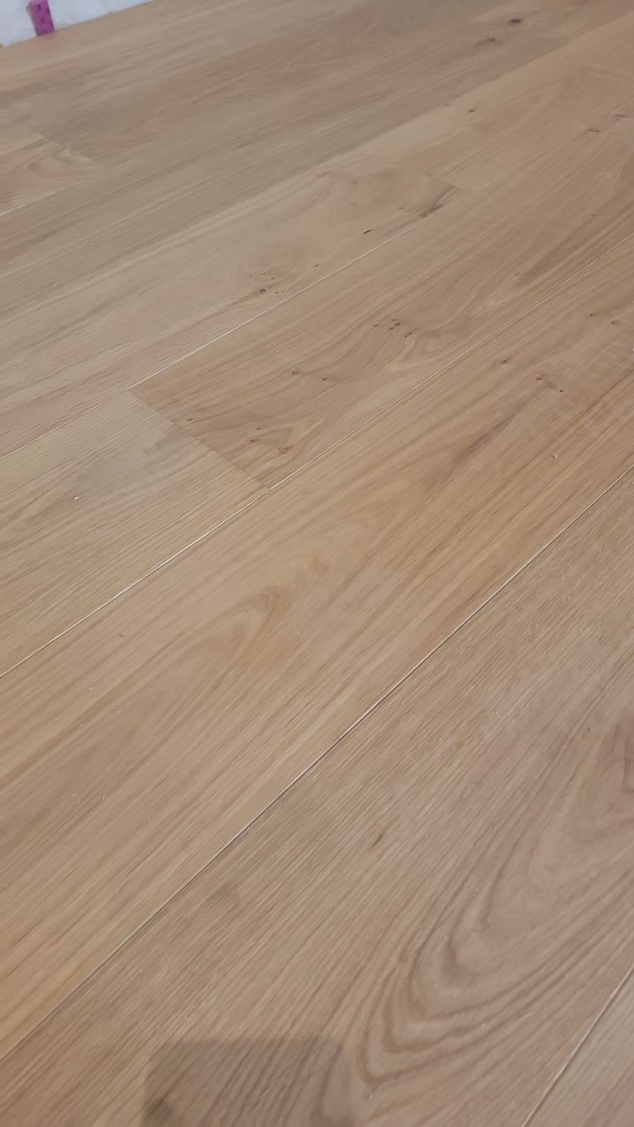 Magasin de parquet à Bordeaux – Découvrez nos options de parquet contrecollé en chêne et bénéficiez des conseils de nos poseurs experts.