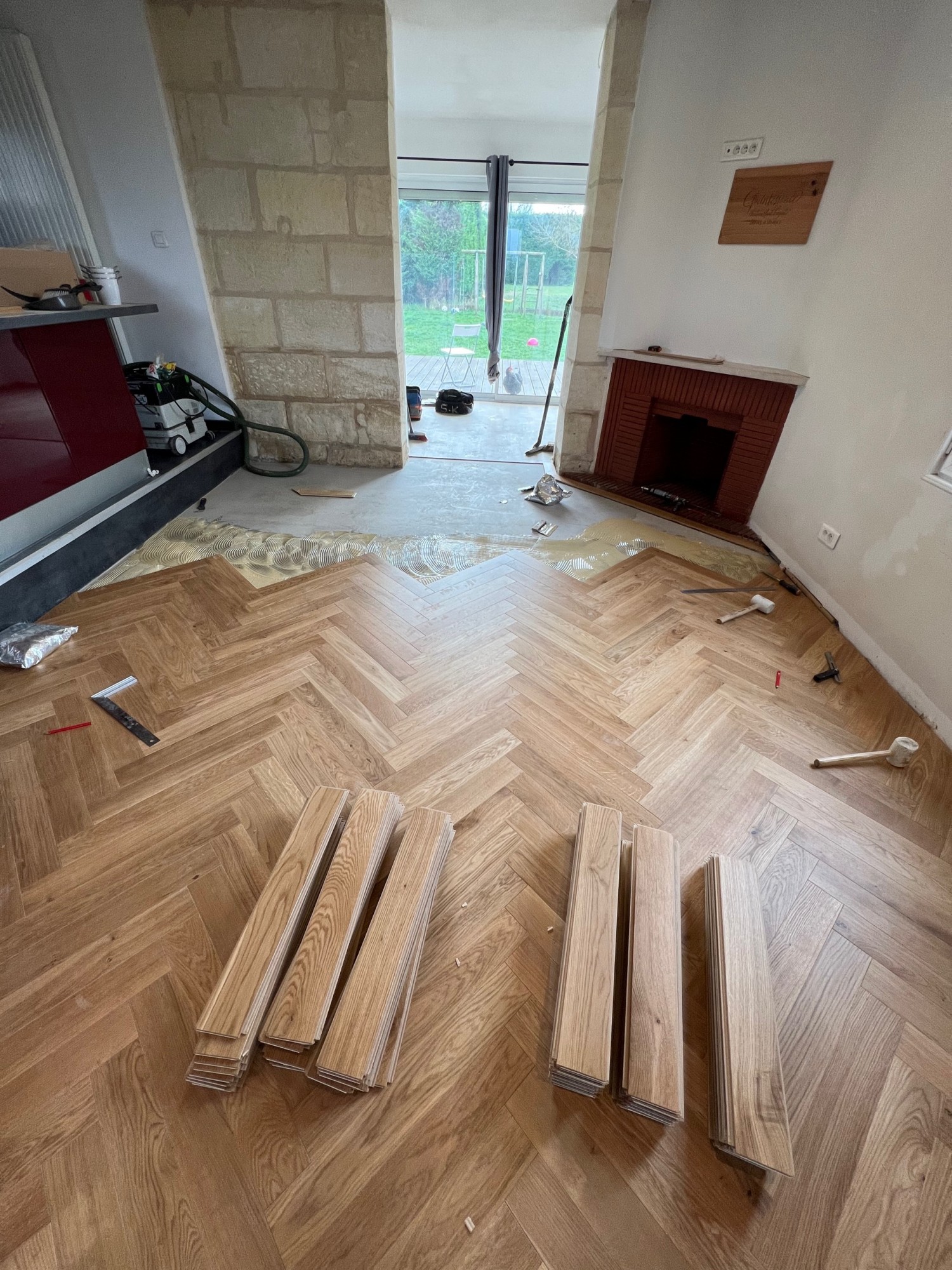 Pose Parquet Contrecollé chêne naturel vernis Bâton Rompu à Cestas près de Bordeaux
