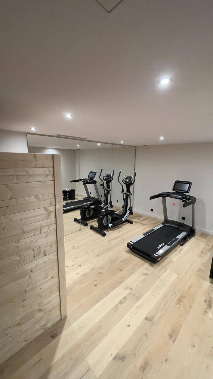 Pose de parquet dans un bureau professionnel à Bordeaux