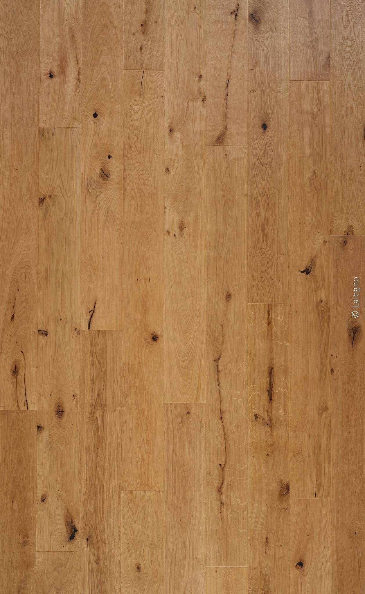 Parquet Classic Naturel Mat dans un intérieur bordelais - Apportez une touche de chaleur et de sophistication à votre maison à Bordeaux avec le parquet en chêne contre collé de RM Parquet.