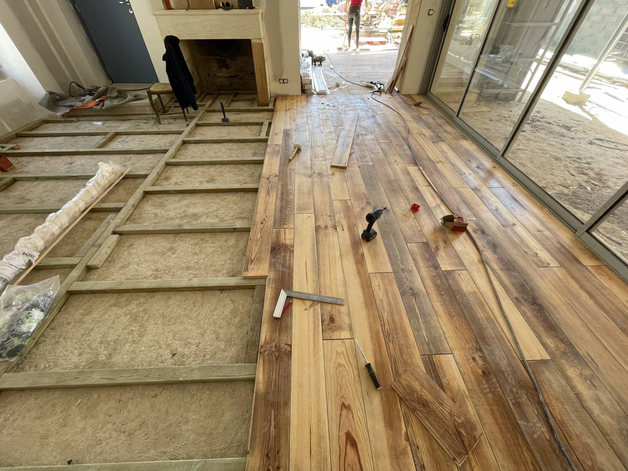 Pose de parquet en pin massif huilé cloué sur lambourdes bordeaux 