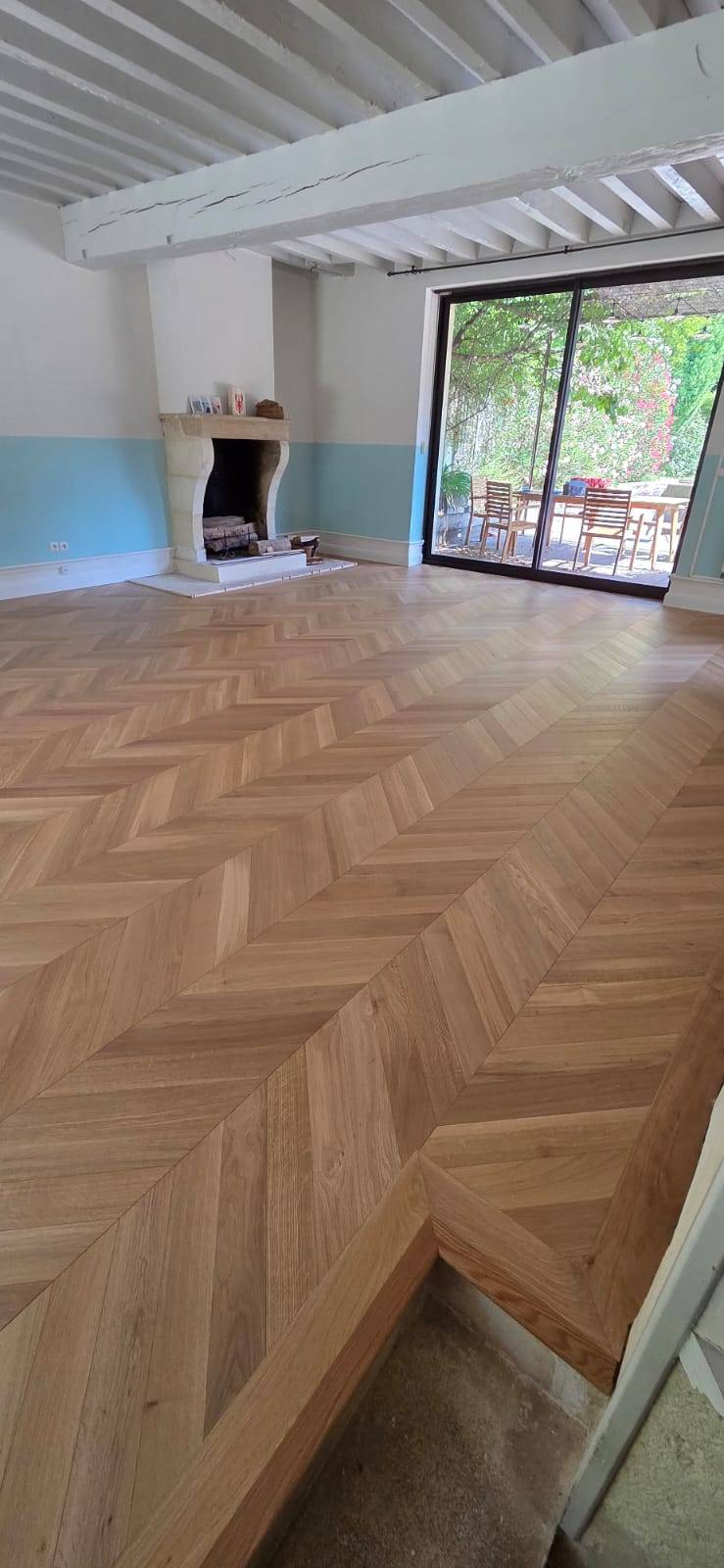 Finition huilée sur parquet chêne contrecollé en point de Hongrie – Projet à Bordeaux Caudéran