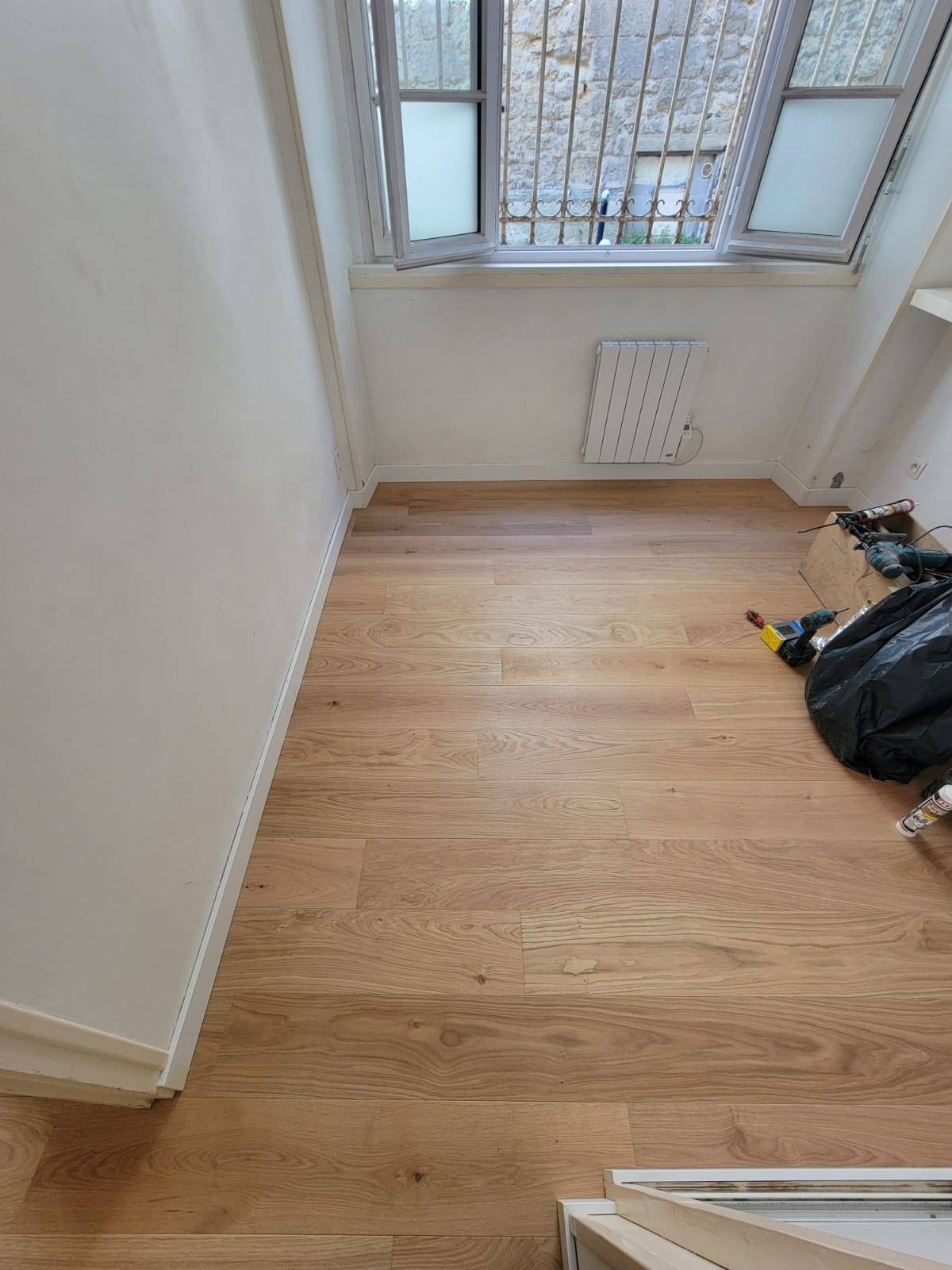 Parquet contrecollé chêne à Bordeaux – Pose flottante ou collée, optez pour la meilleure option selon vos besoins.