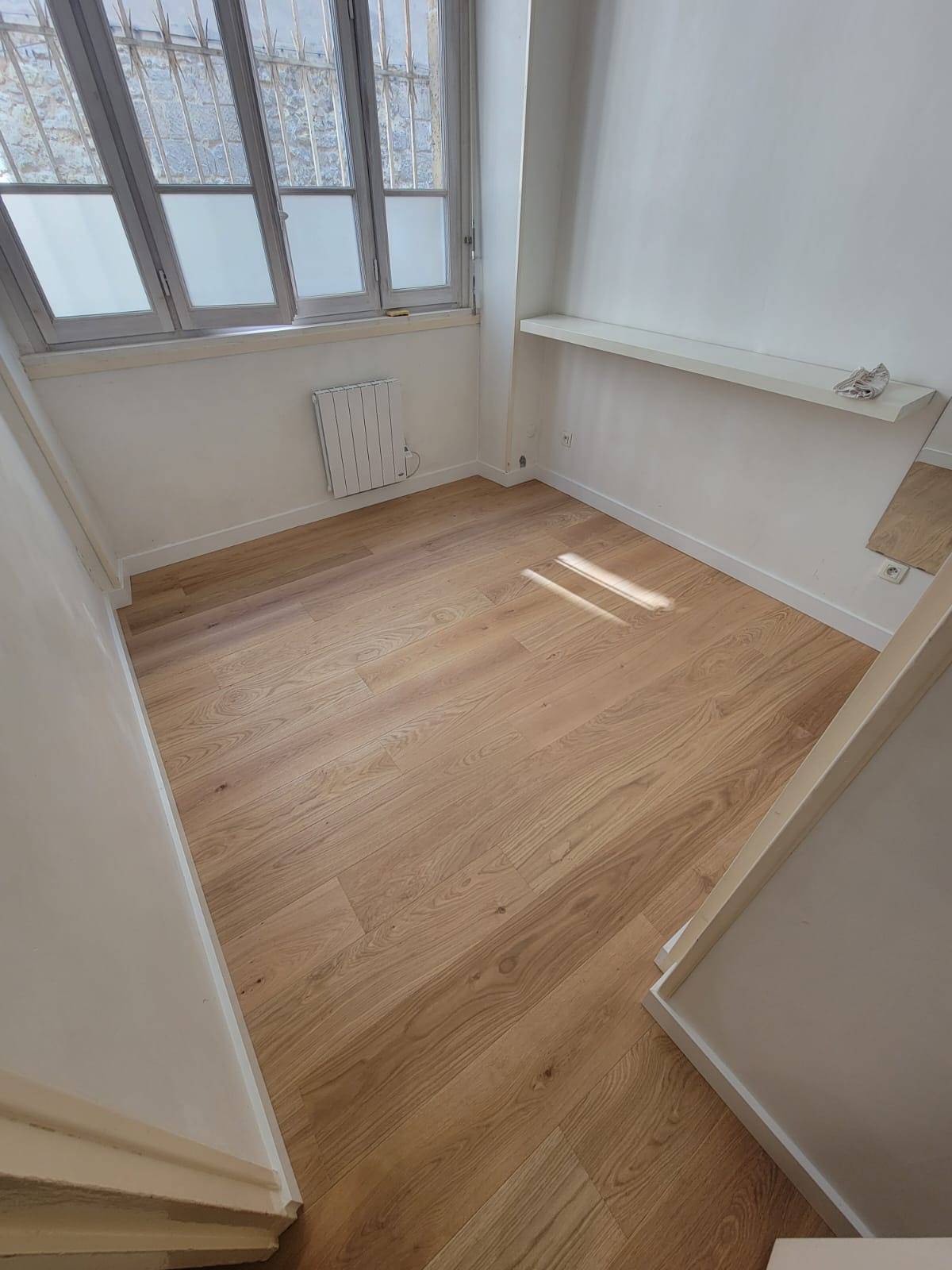 Parquet contrecollé chêne à Bordeaux – Choisissez la qualité et l'expertise de RM Parquet pour vos projets de rénovation.