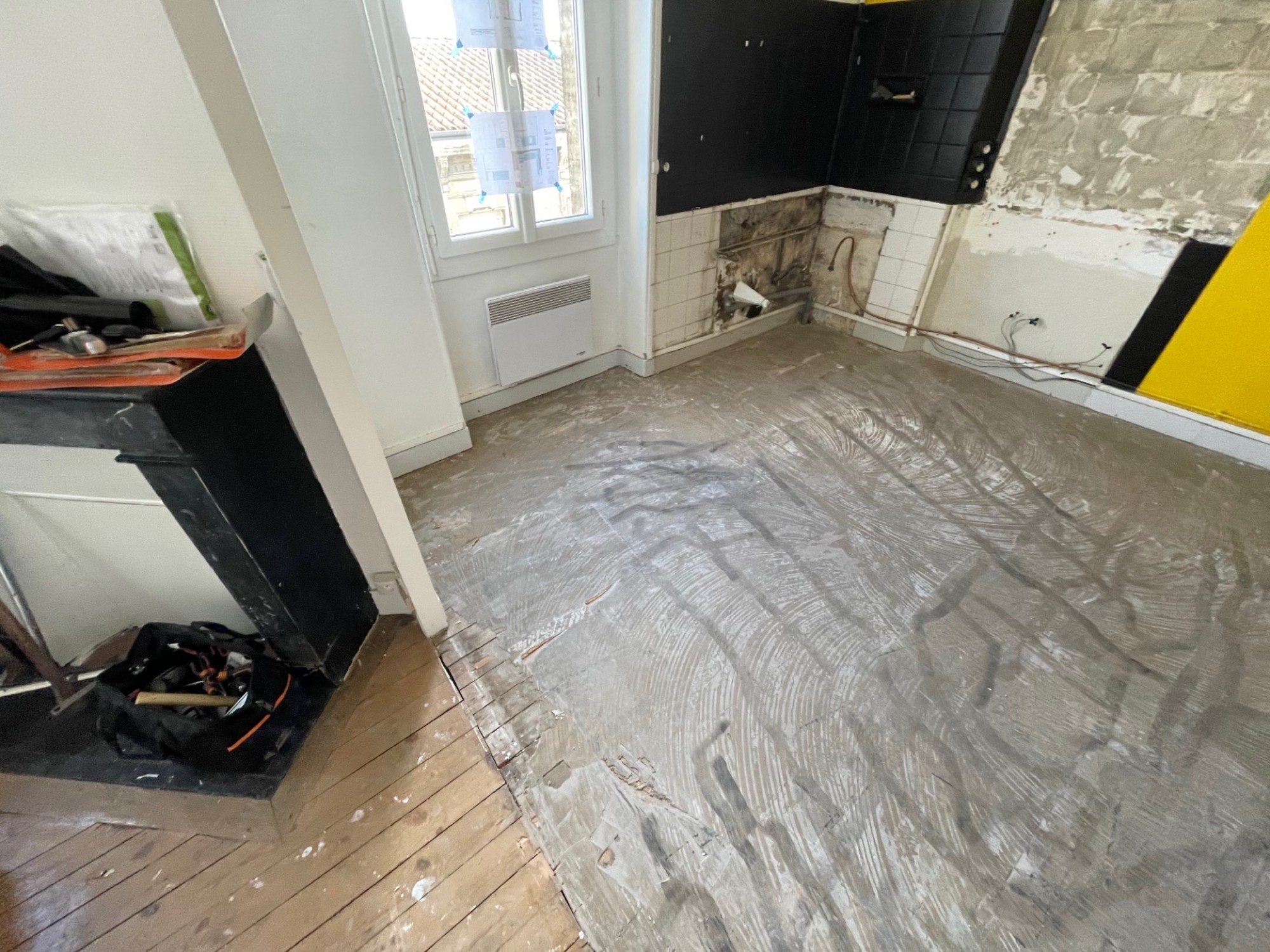 Rénovation d’un vieux parquet en sapin à Bordeaux 