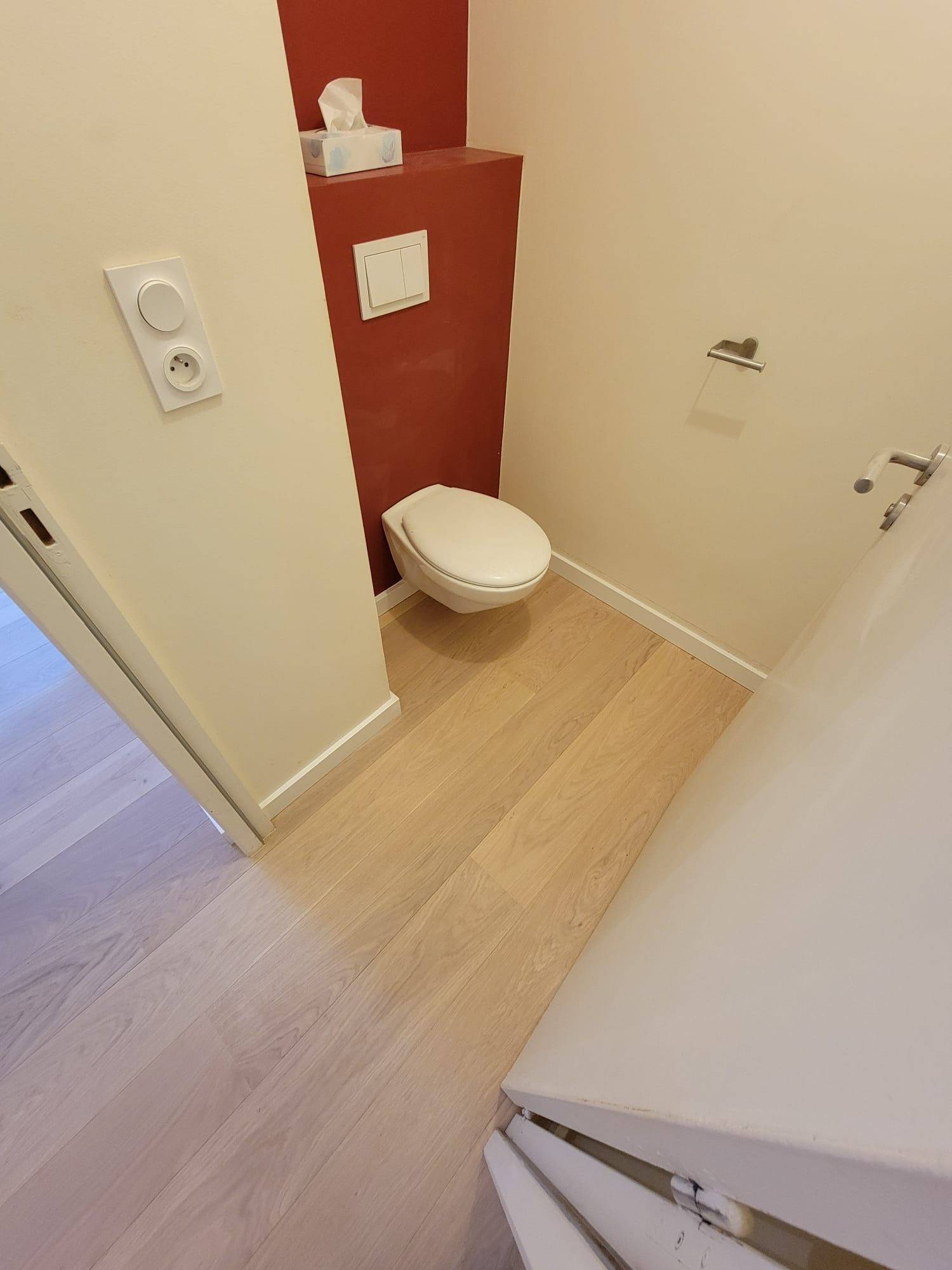 Installation de parquet ABC huilé blanc dans une salle à manger à Bordeaux par RM Parquet Bordeaux