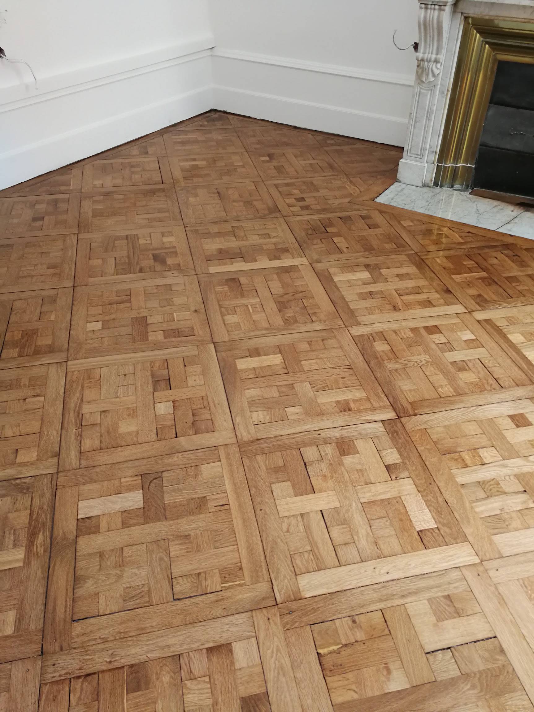 parquet chêne Bordeaux
