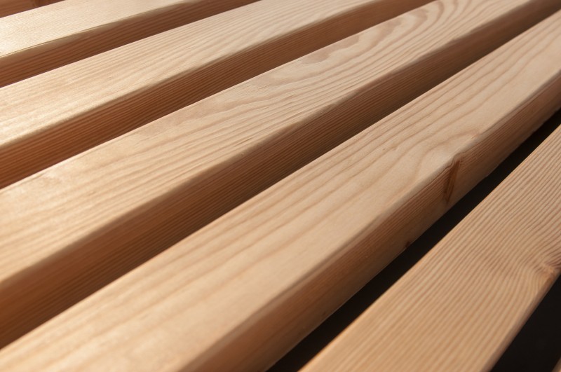 Panneau mural tasseau de bois 