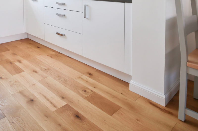 Où acheter un parquet en chêne pour rénover le sol d'une cuisine à Bordeaux et ses environs ?