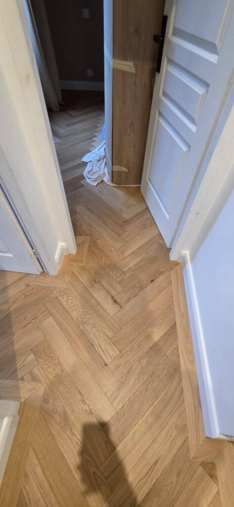 Pose parquet Bâton rompu Chêne Contrecollé – RM Parquet Bordeaux