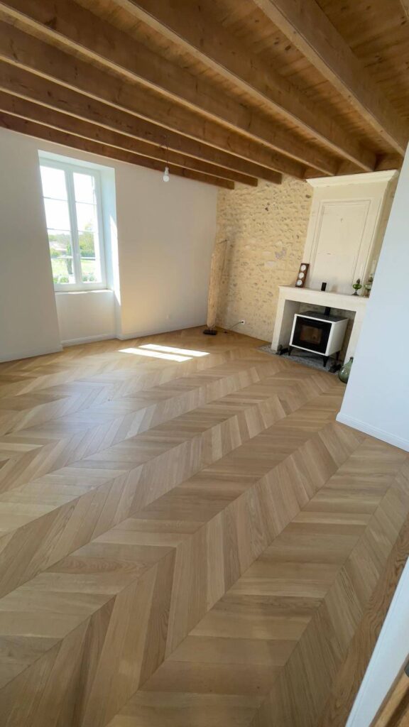 Pose de parquet chêne contrecollé point de Hongrie avec ceinture et pose parquet chêne RM 180