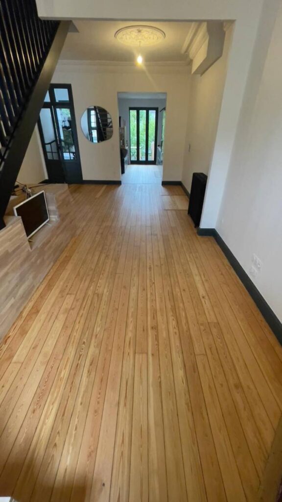 Ponçage Parquet en Pitch Pin RM Parquet Bordeaux