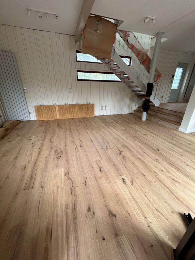 Pose de parquet contrecollé au Cap Ferret