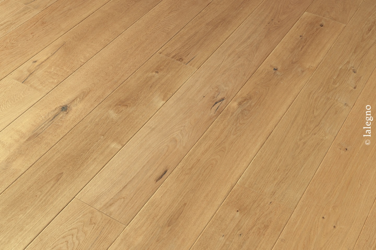 Parquet chêne rustique, lames larges, posé en diagonale. Bois clair avec nœuds et grain marqués.