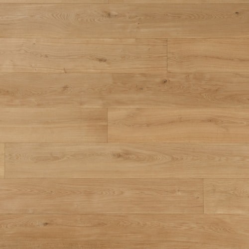 Plancher en bois de chêne clair à larges lames, posé en coupe décalée. Texture détaillée et nœuds subtils pour un look naturel.