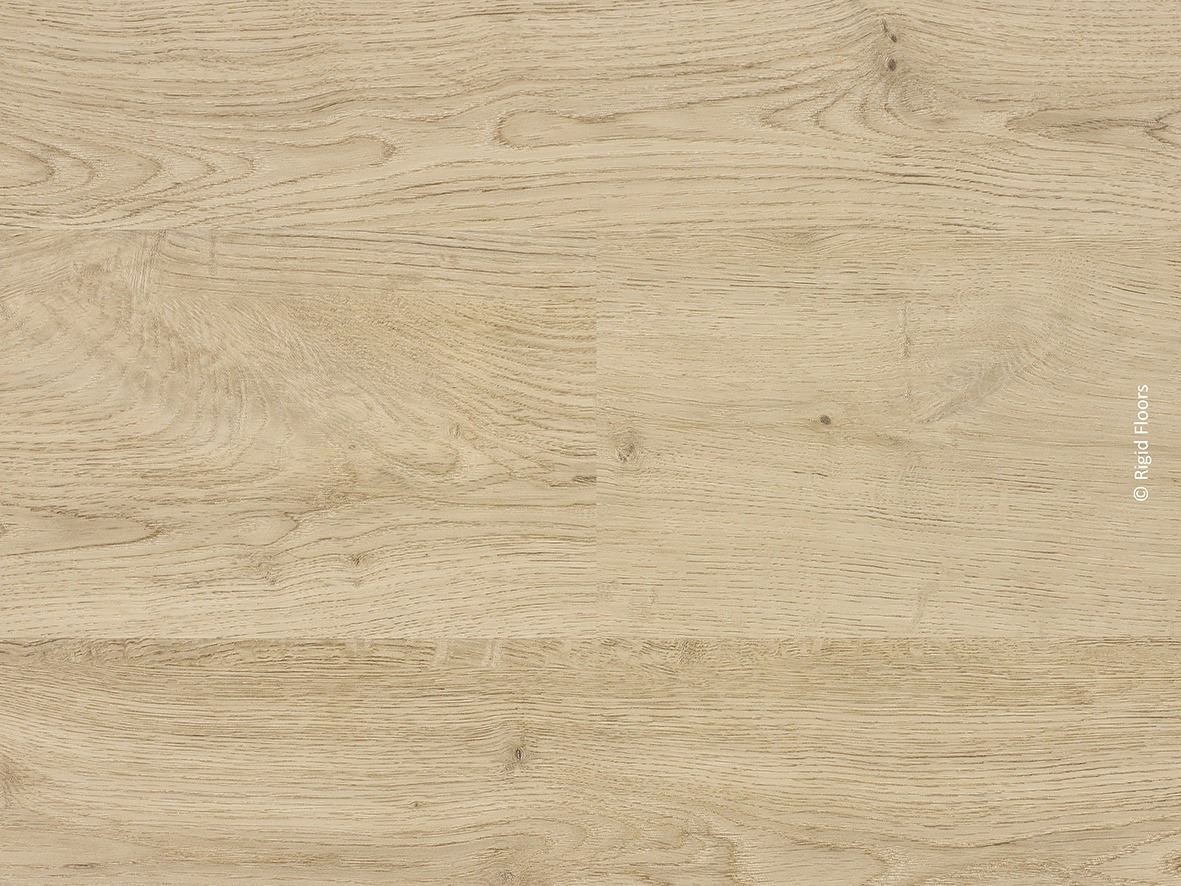 Revêtement de sol en vinyle (LVP), imitation chêne clair naturel. Lames larges avec grain et petits nœuds. © Rigid Floors.